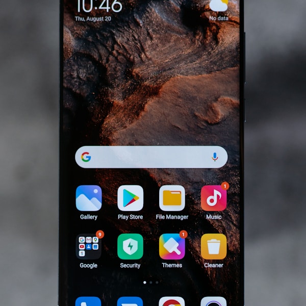 Verre Trempé iPhone 15 Pro — 9H Anti-espion